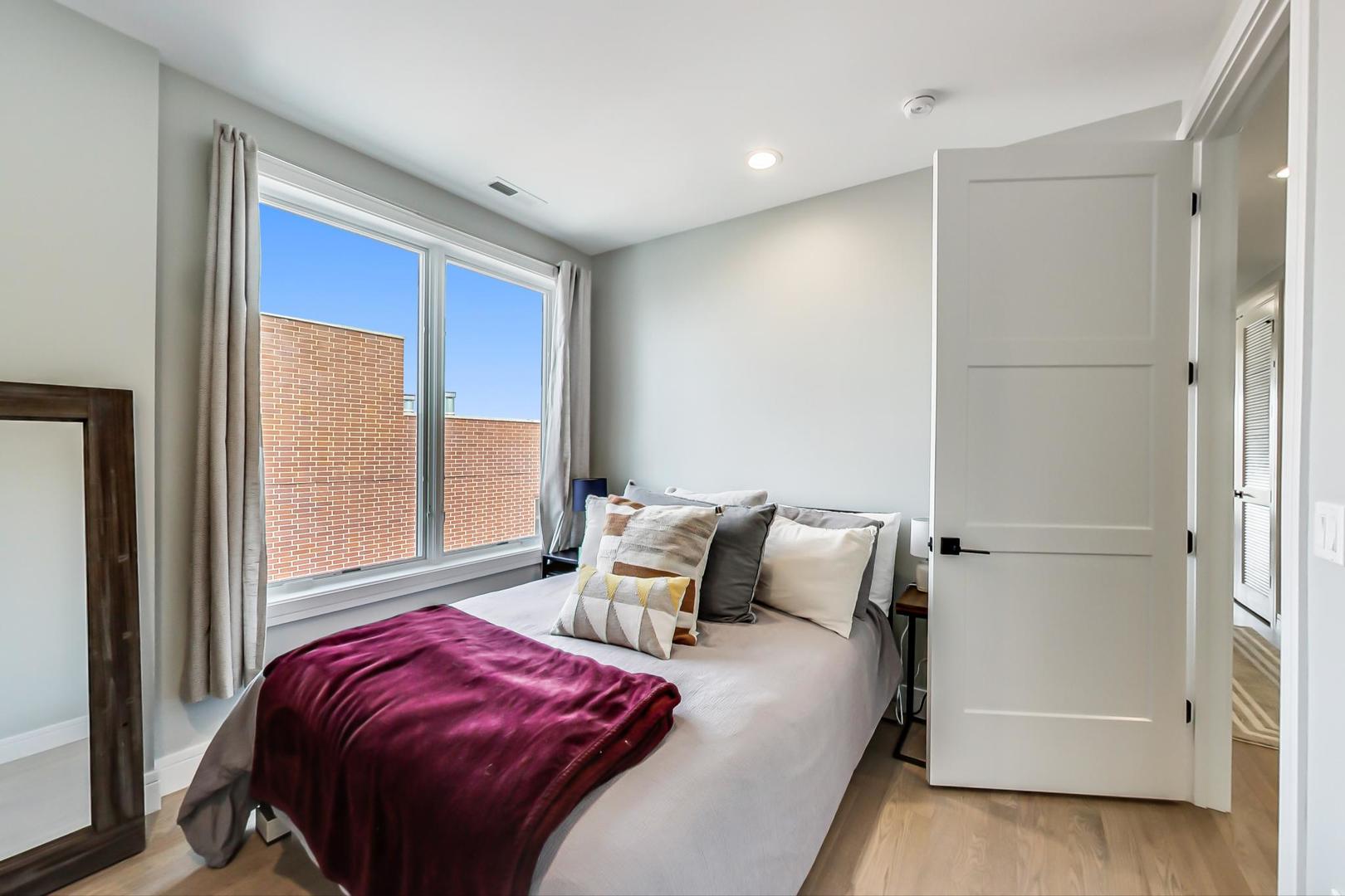 2429 West Augusta Boulevard, Unit 3 Chicago, IL 60622 - Photo 19 of 24