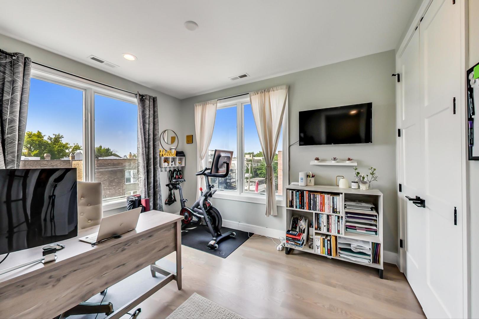 2429 West Augusta Boulevard, Unit 3 Chicago, IL 60622 - Photo 20 of 24