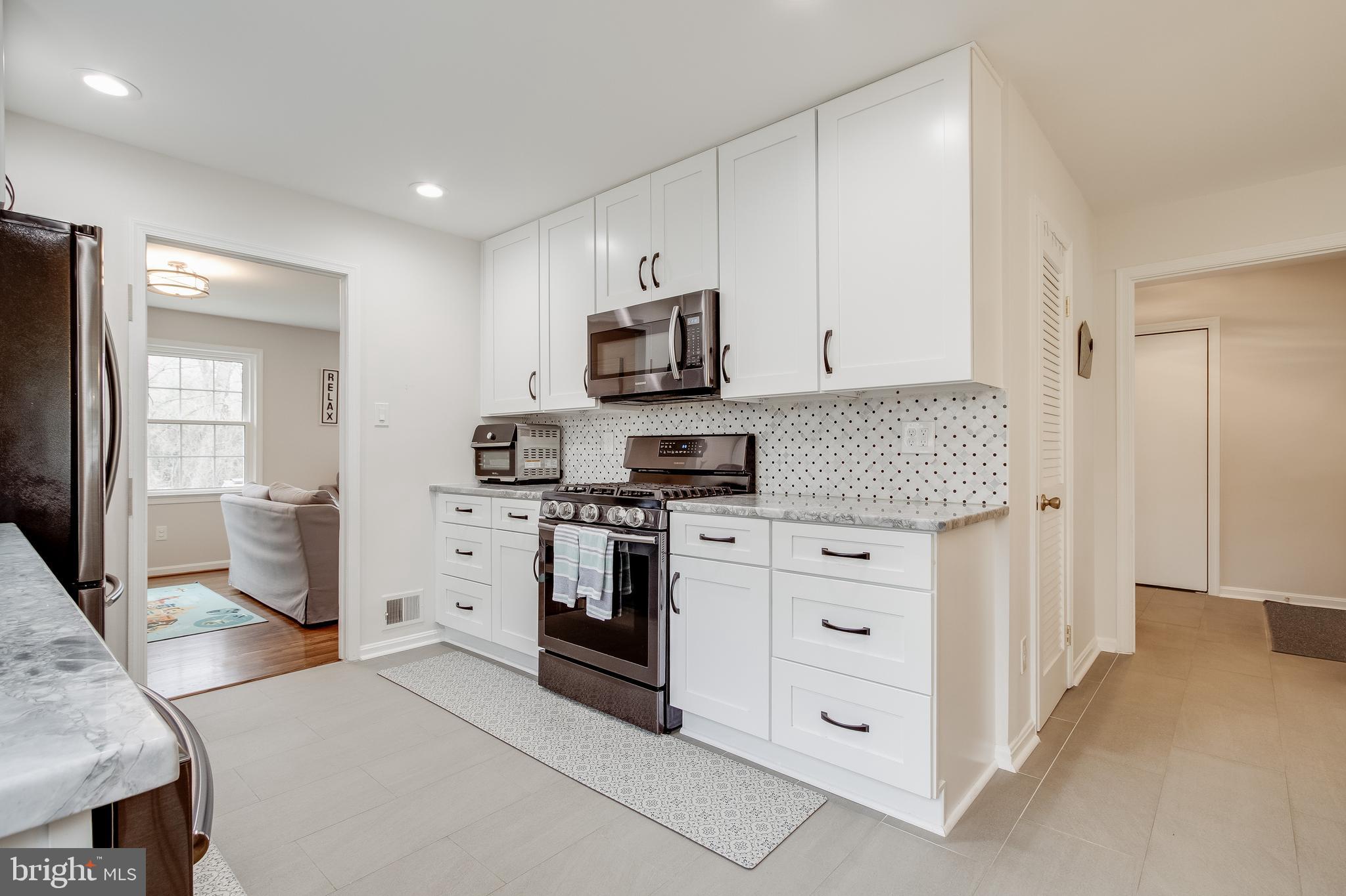 8818 Side Saddle Road Springfield, VA 22152 - Photo 7 of 44 Gourmet kitchen