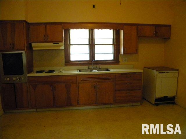804 North Kickapoo Street Lincoln, IL 62656 - Photo 2 of 8 Gallery Image 2