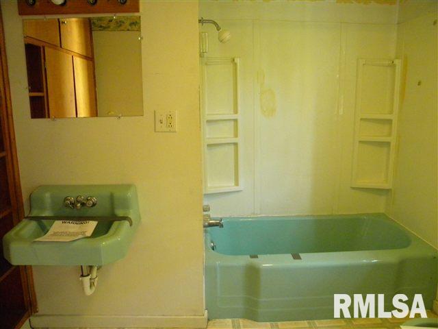 804 North Kickapoo Street Lincoln, IL 62656 - Photo 3 of 8 Gallery Image 3