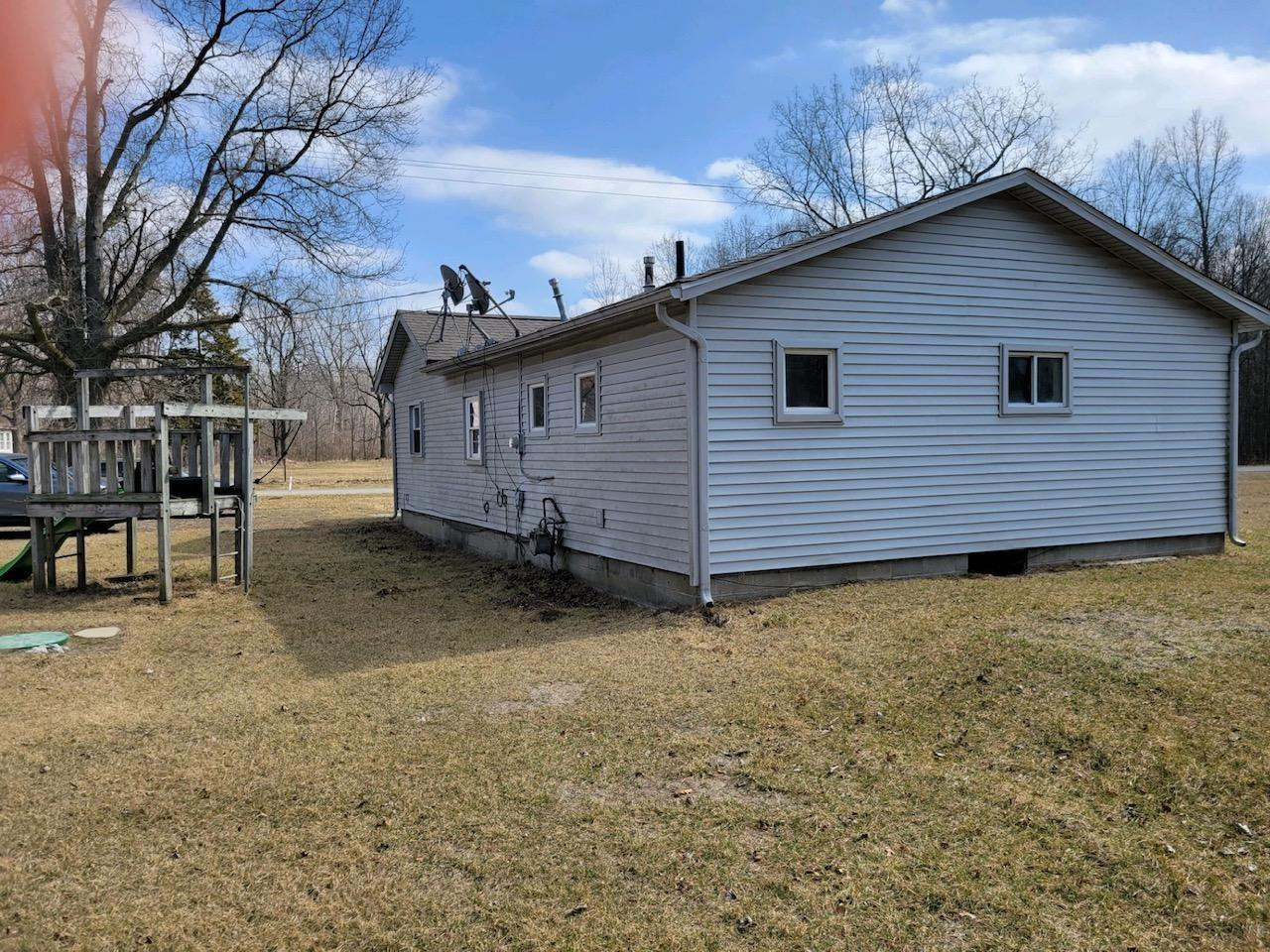 12361 Tuttle Hill Road Milan, MI 48160 - Photo 2 of 12 Photo 2