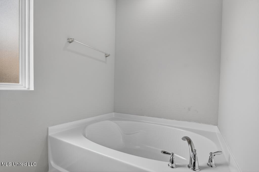 15232 Cypress Way Biloxi, MS 39532 - Photo 21 of 43 IMG_6738