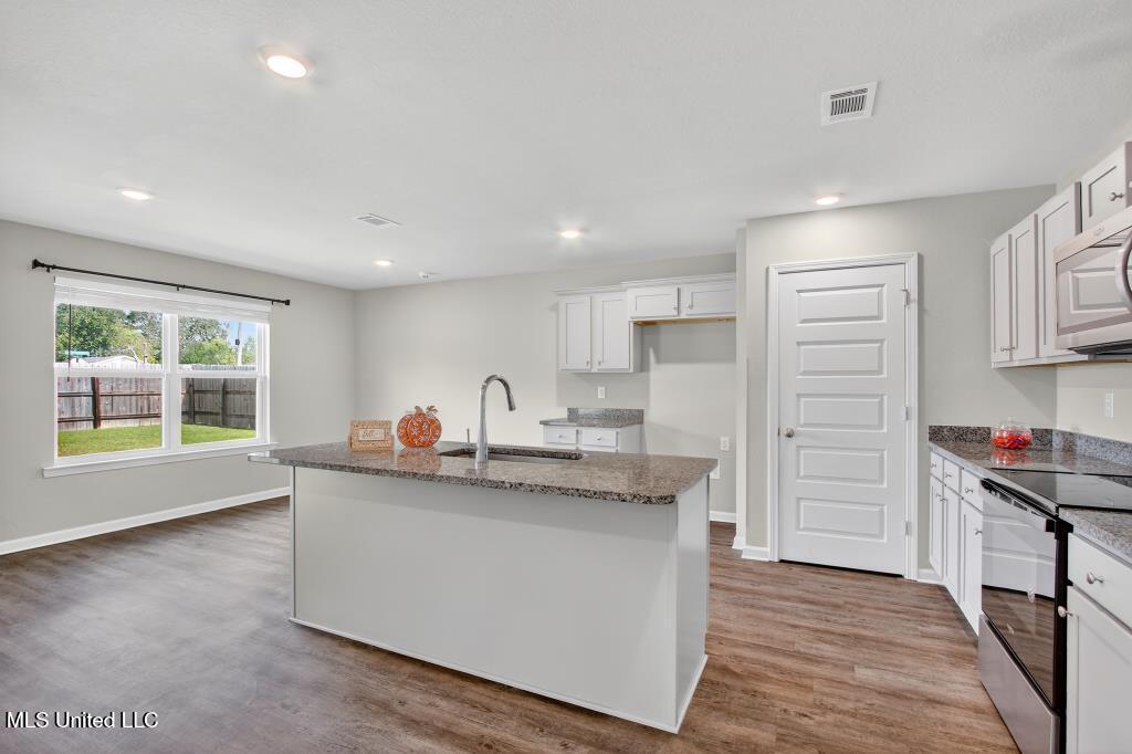 15232 Cypress Way Biloxi, MS 39532 - Photo 7 of 43 IMG_6726