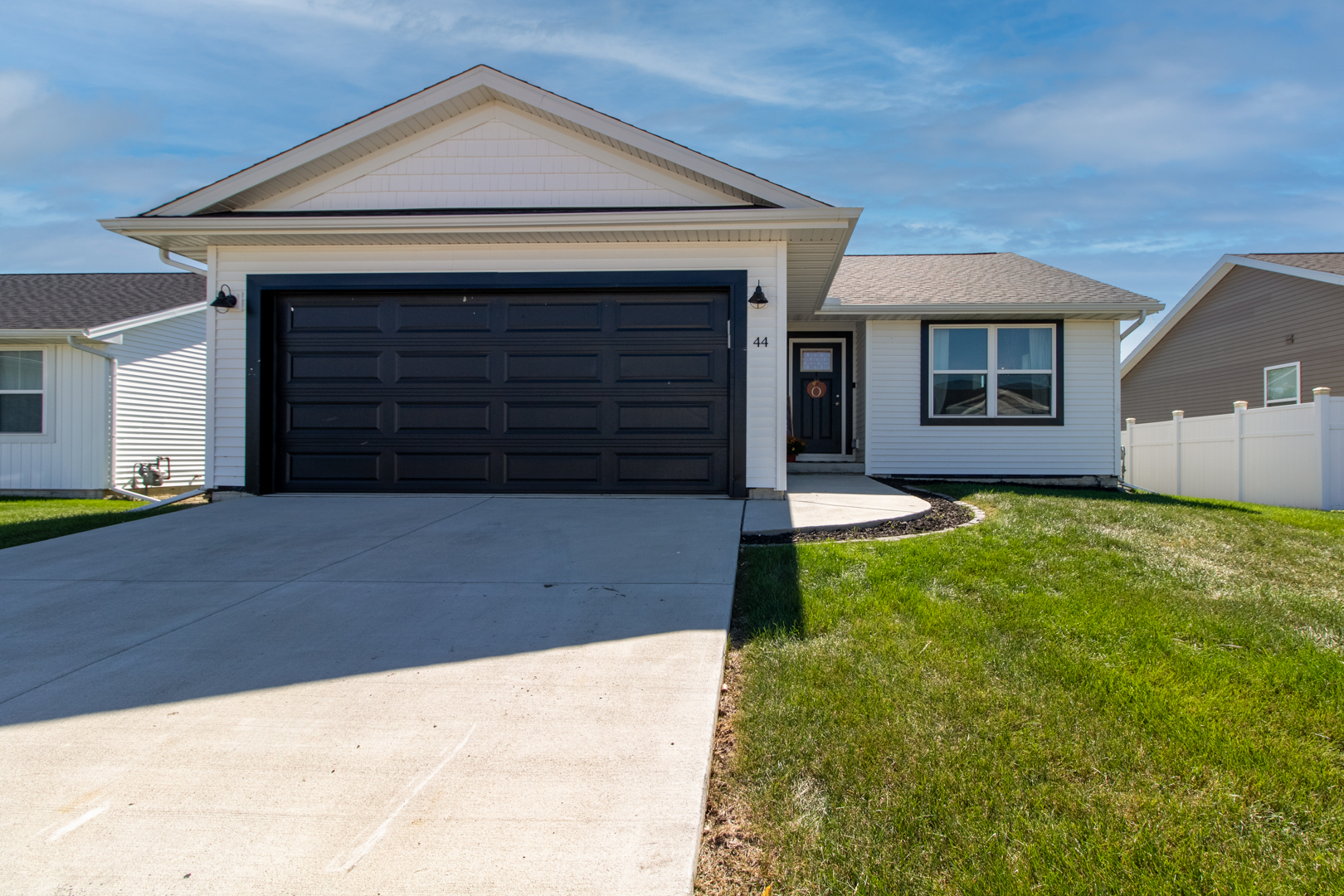 44 Winding Way Bloomington, IL 61705 - Photo 1 of 44 Gallery Image 1