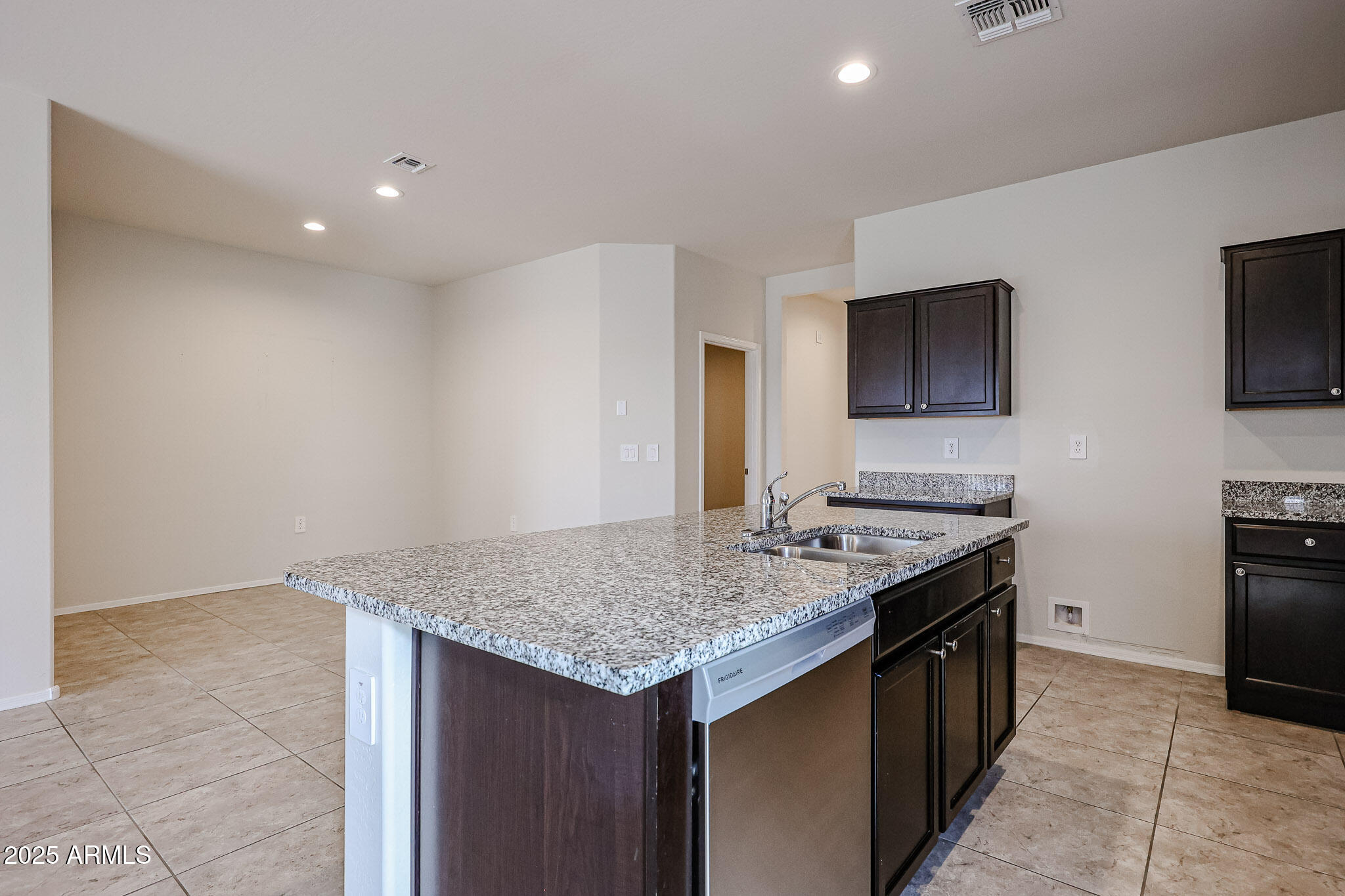 44575 West Palo Cedro Road Maricopa, AZ 85138 - Photo 19 of 42 kitchen