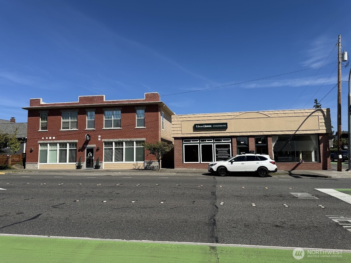 a car parked in front of a building