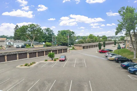 $159,900 | 4407 Wilshire Boulevard, Unit 305, Mound, MN 55364
