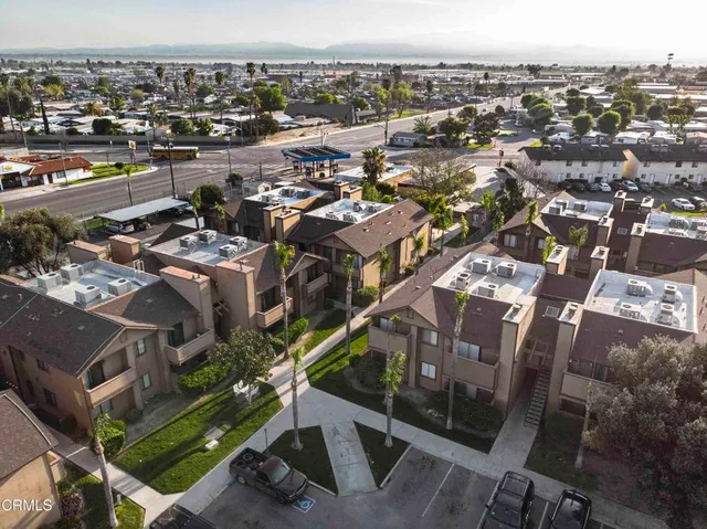 $5,600,000 | 701 Planz Road, Bakersfield, CA 93304