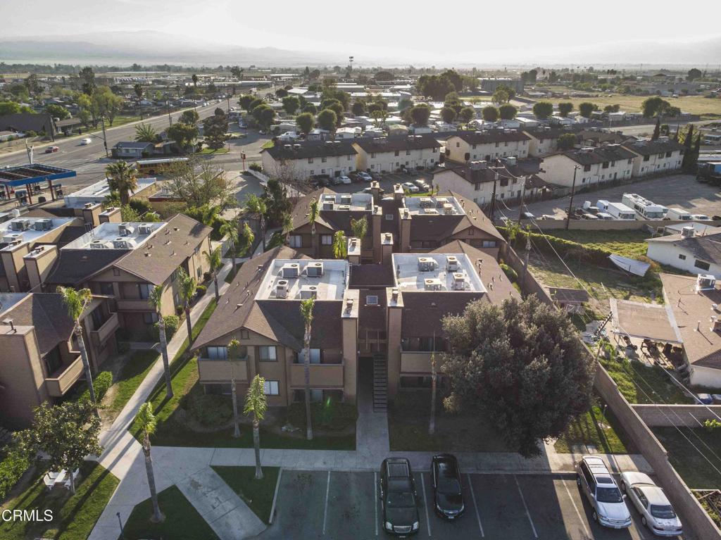 701 Planz Road Bakersfield, CA 93304 - Photo 2 of 12 02