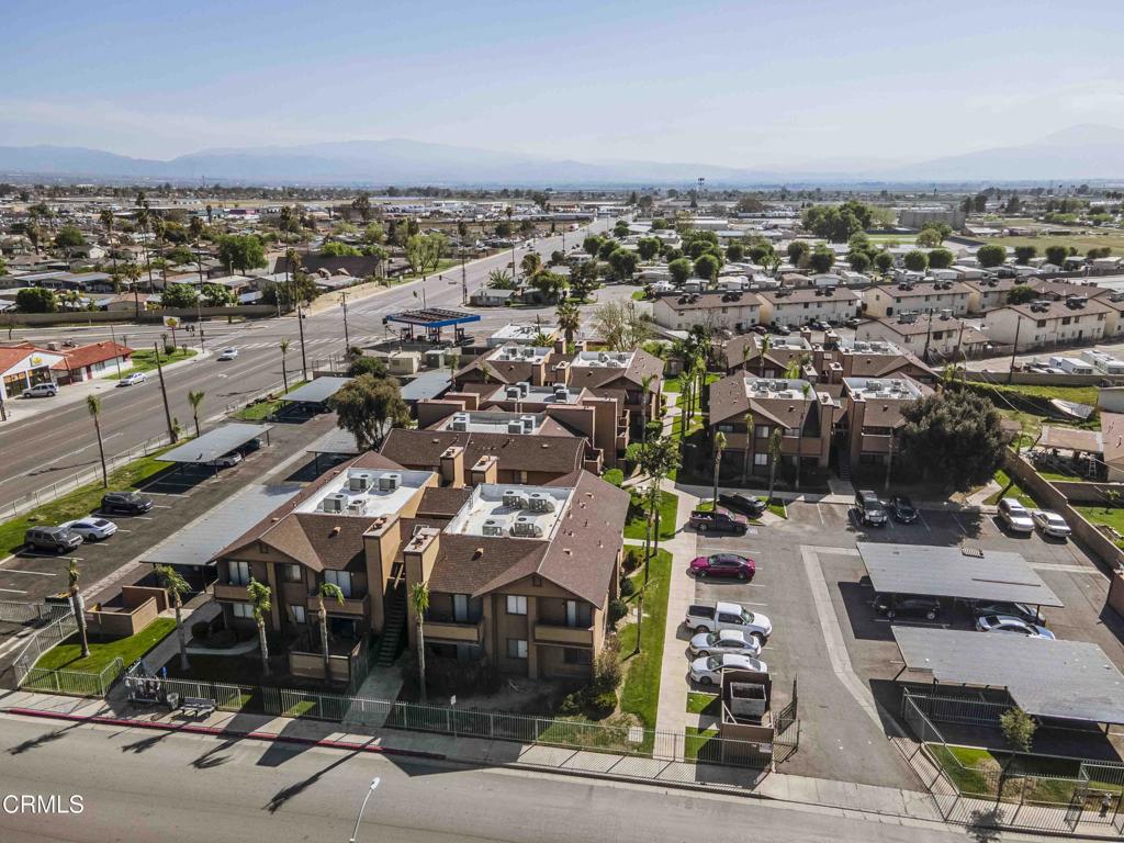 701 Planz Road Bakersfield, CA 93304 - Photo 4 of 12 04