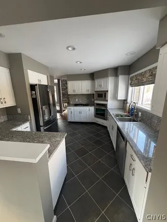 $525,000 | 303 White Heron Circle, Manlius, NY 13066