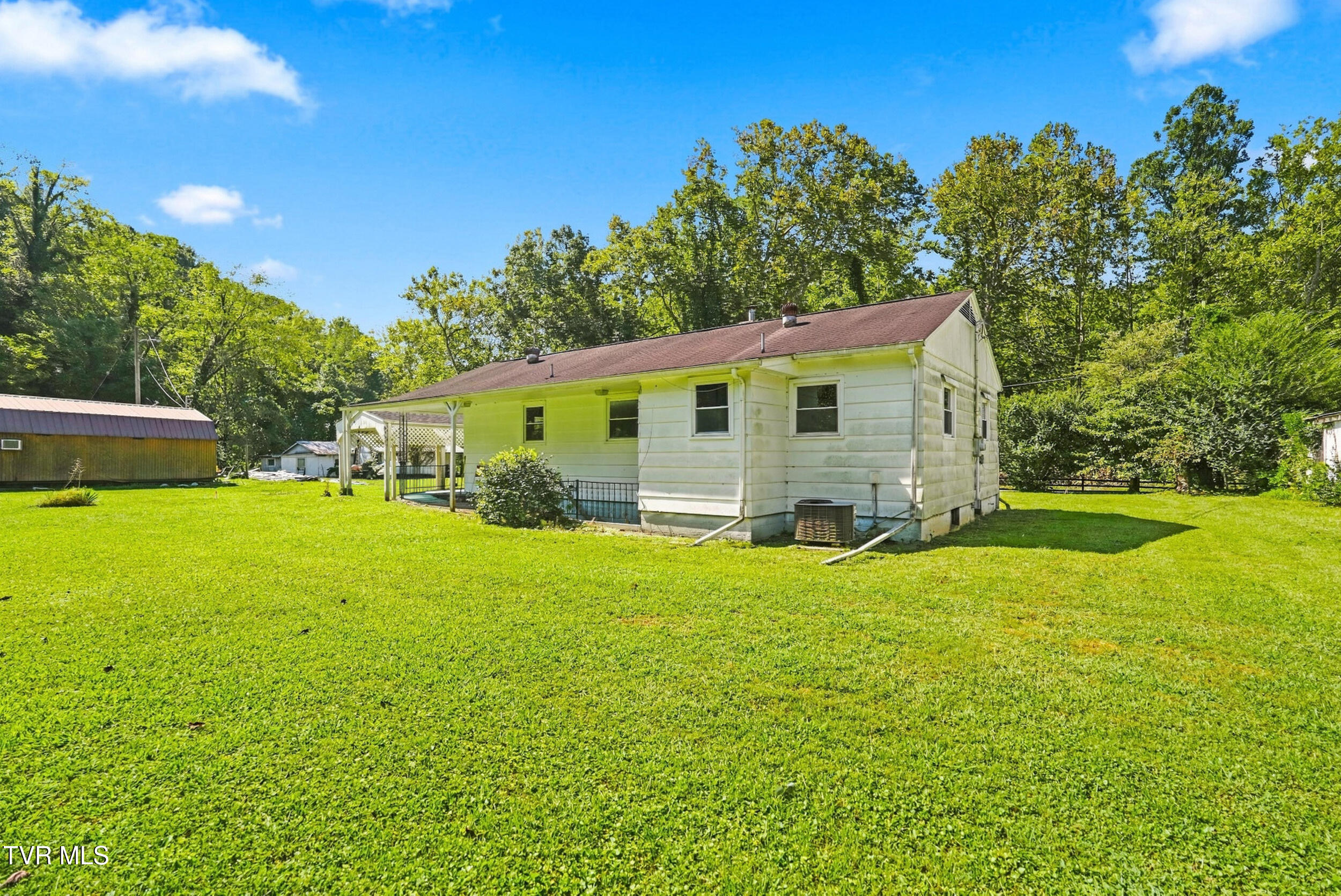 4730 Red Oak Ridge Road Castlewood, VA 24224 - Photo 9 of 36 23_4730 red oak ridge-25