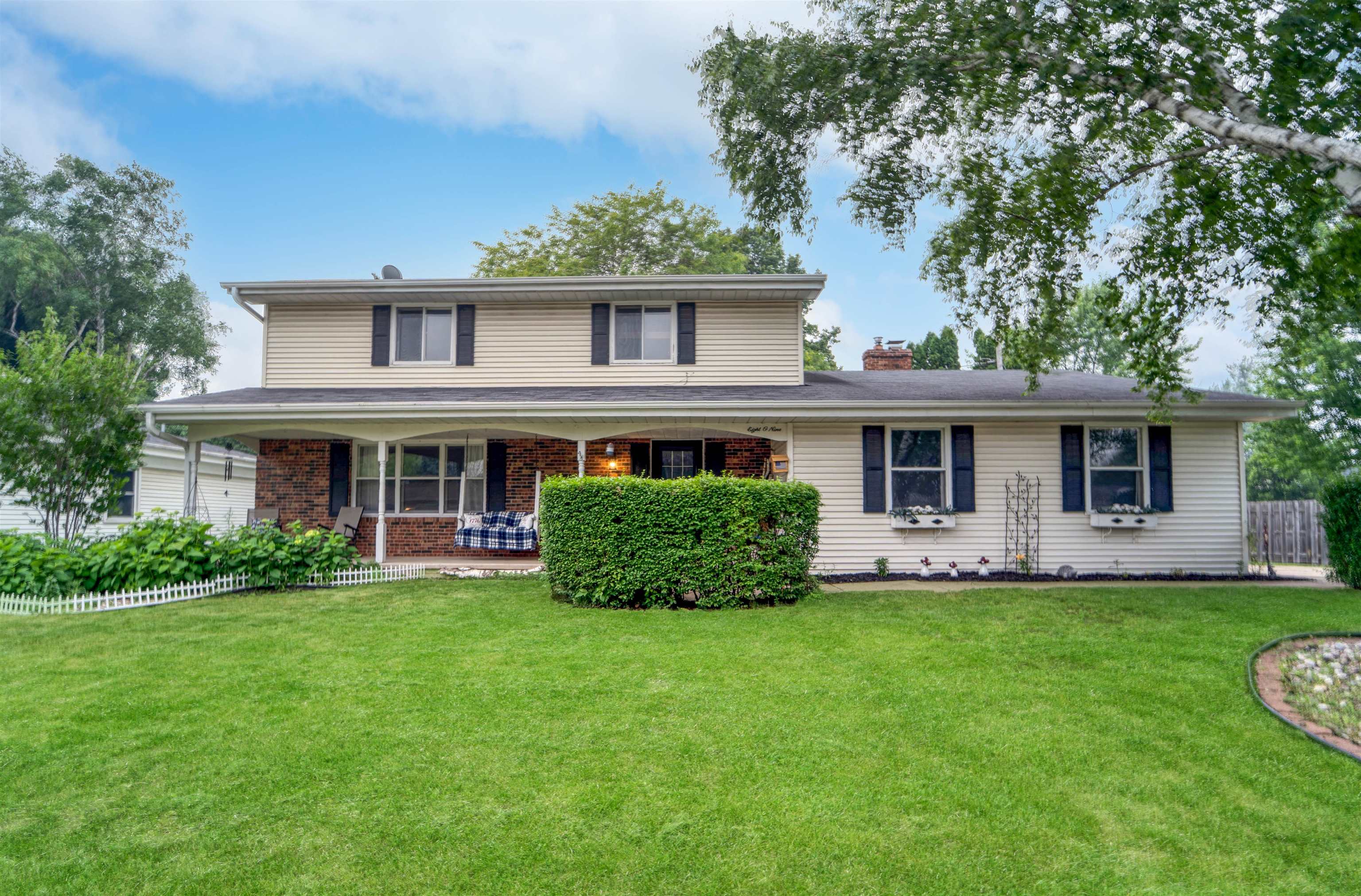 809 Cambridge Drive Appleton, WI 54915 - Photo 1 of 1