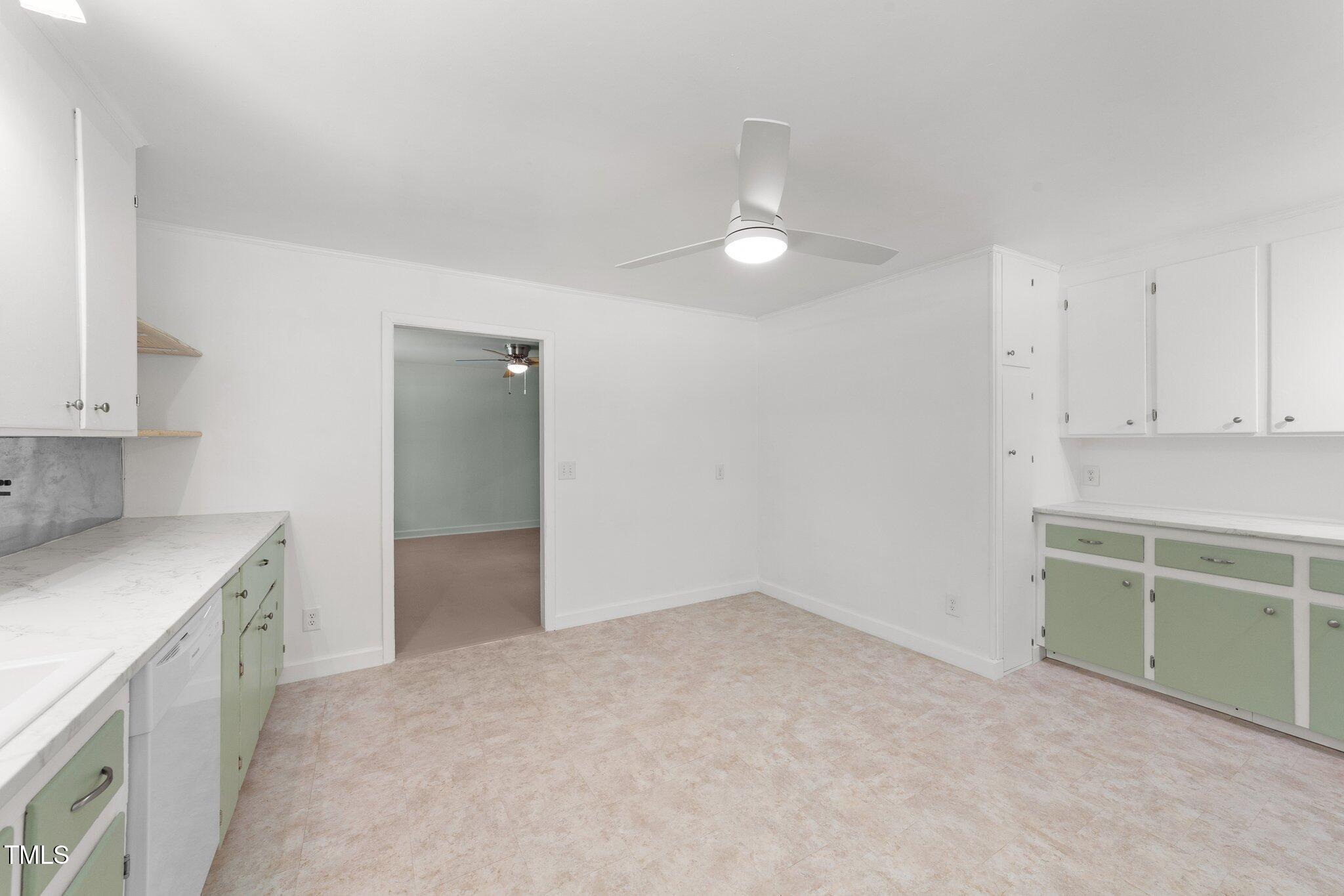 725-727 Locust Lane Raleigh, NC 27603 - Photo 35 of 45 46-web-or-mls-VB4A0305