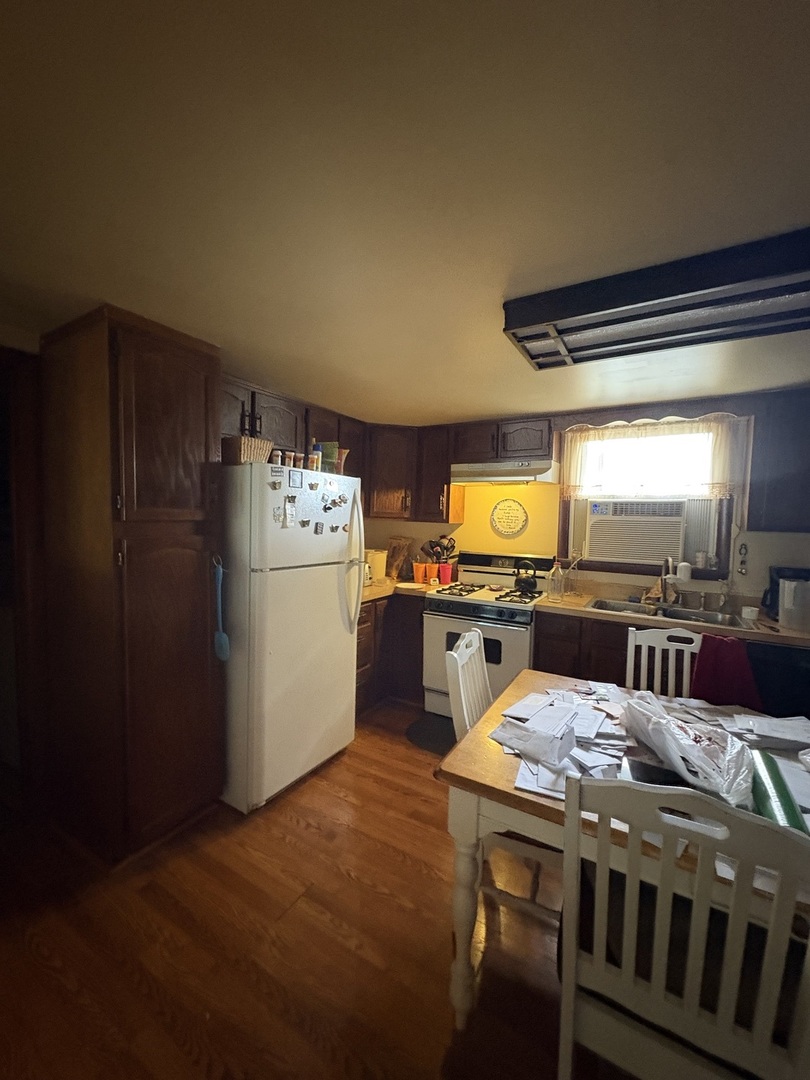 843 West Windsor Avenue Crete, IL 60417 - Photo 4 of 10