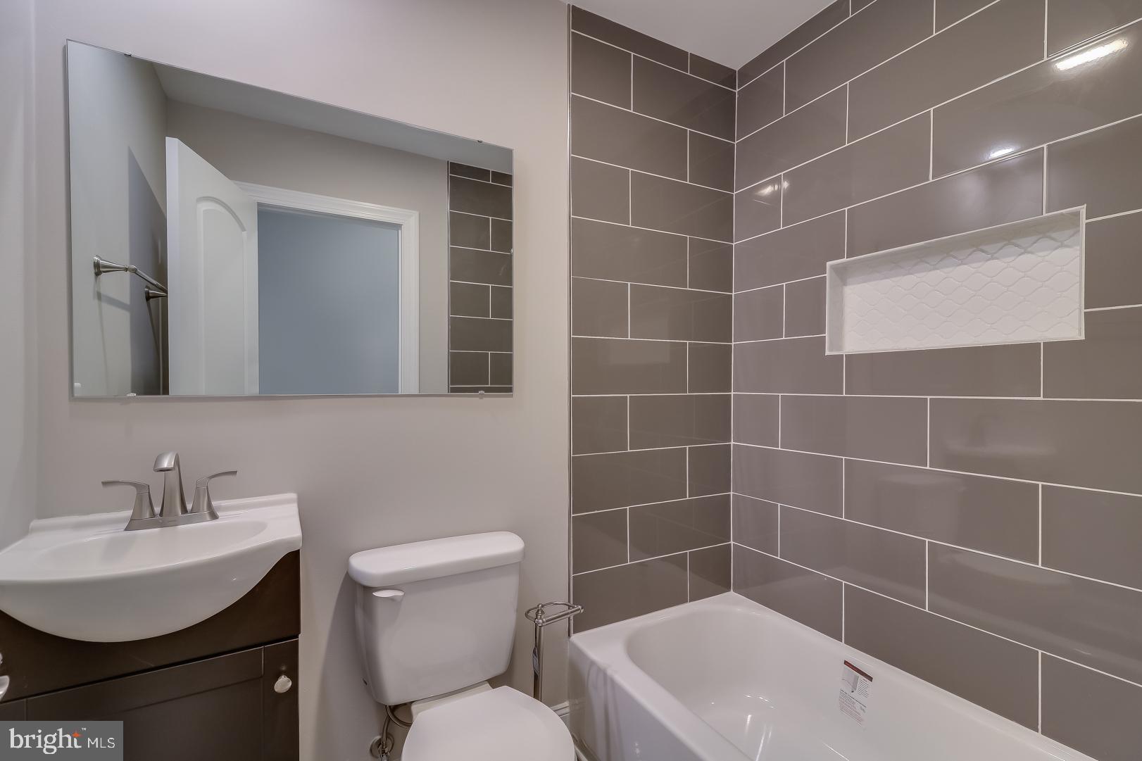954 Vandyke Greenspring Road Townsend, DE 19734 - Photo 20 of 28 Hall Bath