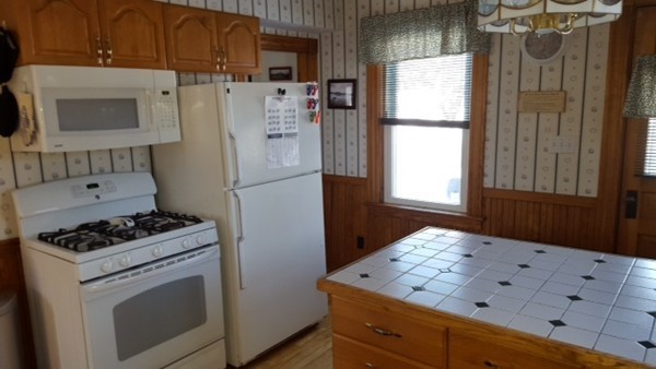 7 Fowler Street Maynard, MA 01754 - Photo 3 of 14 Gallery Image 3