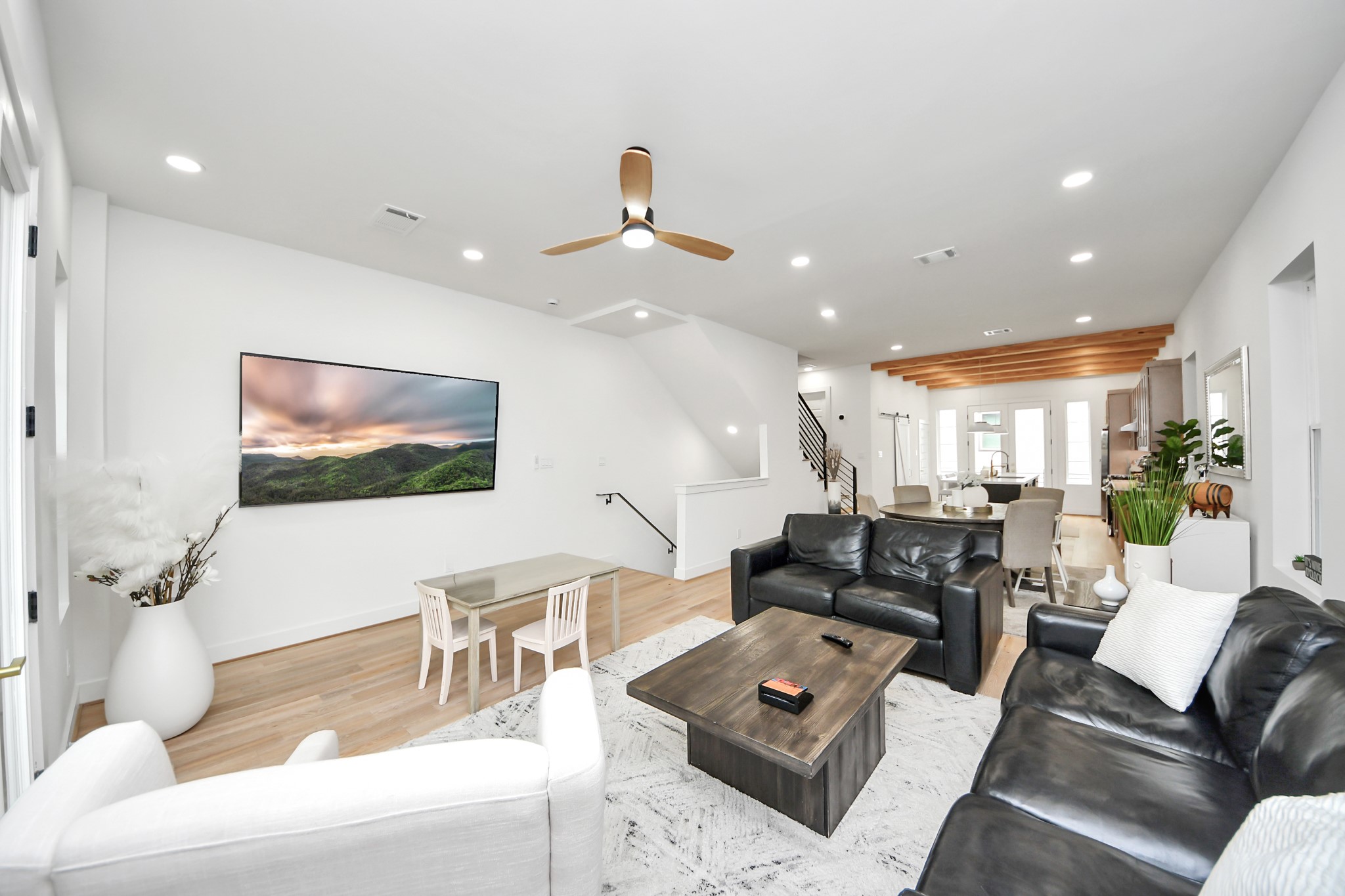 2211 Bevis Street Houston, TX 77008 - Photo 11 of 34