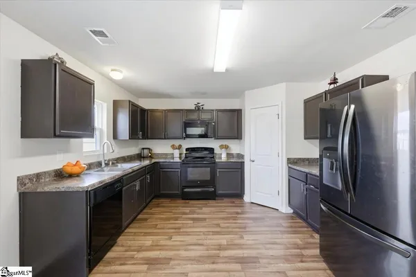 $270,050 | 216 Wayfair Lane, Wellford, SC 29385