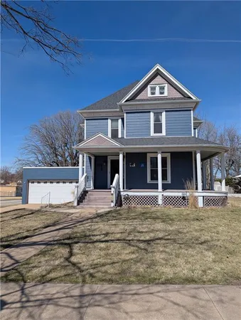 $199,900 | 500 Miami Street, Hiawatha, KS 66434