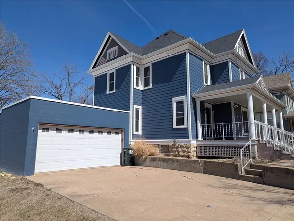 $199,900 | 500 Miami Street, Hiawatha, KS 66434