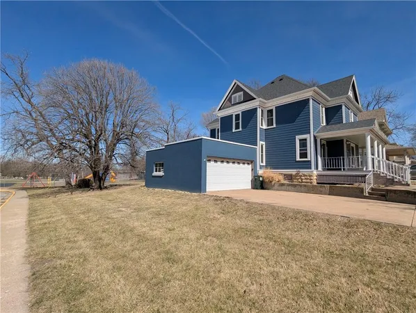 $199,900 | 500 Miami Street, Hiawatha, KS 66434