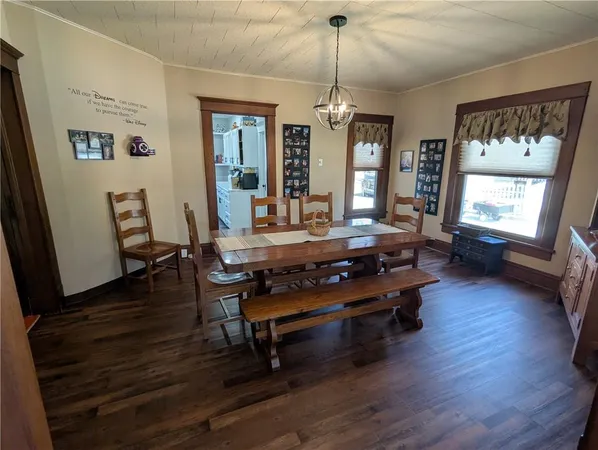 $199,900 | 500 Miami Street, Hiawatha, KS 66434