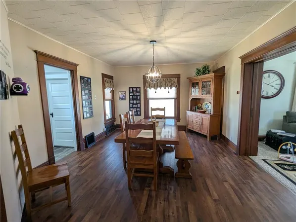 $199,900 | 500 Miami Street, Hiawatha, KS 66434