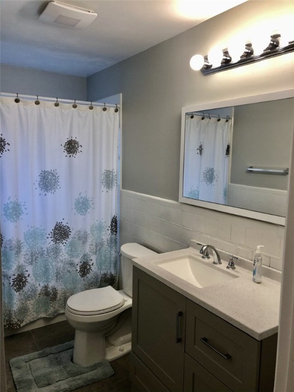228 Hilltop Road Cumberland, RI 02864 - Photo 9 of 19