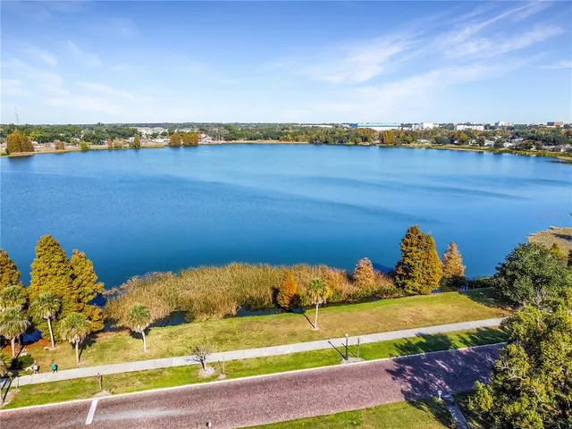 $2,500 | 63 Lake Hunter Drive, Lakeland, FL 33803