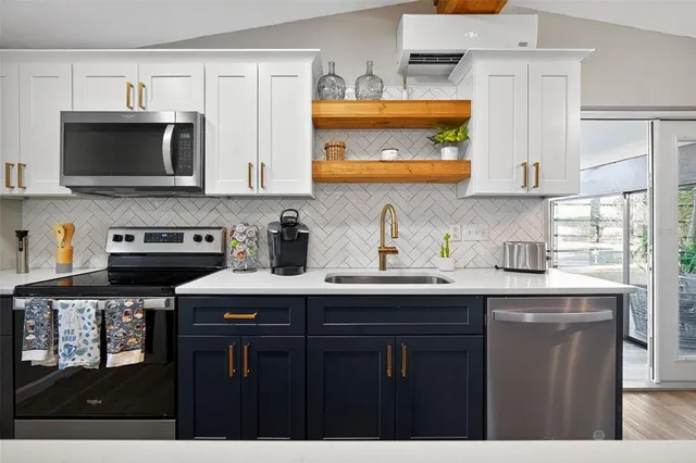 $2,500 | 63 Lake Hunter Drive, Lakeland, FL 33803