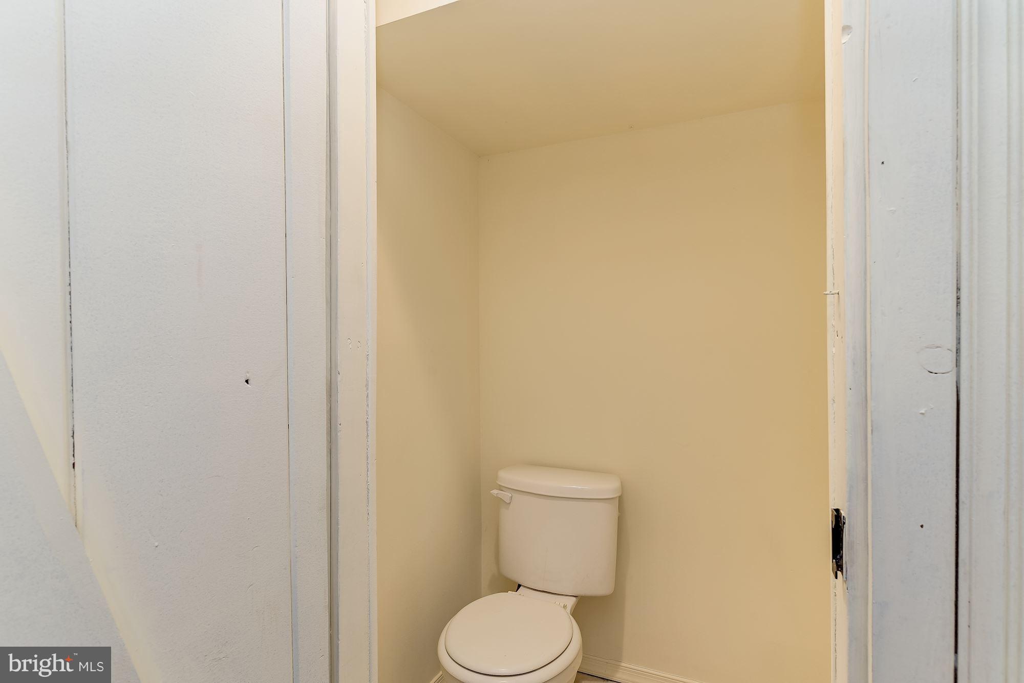 5495 Bucknell Road Baltimore, MD 21206 - Photo 17 of 21 Bath