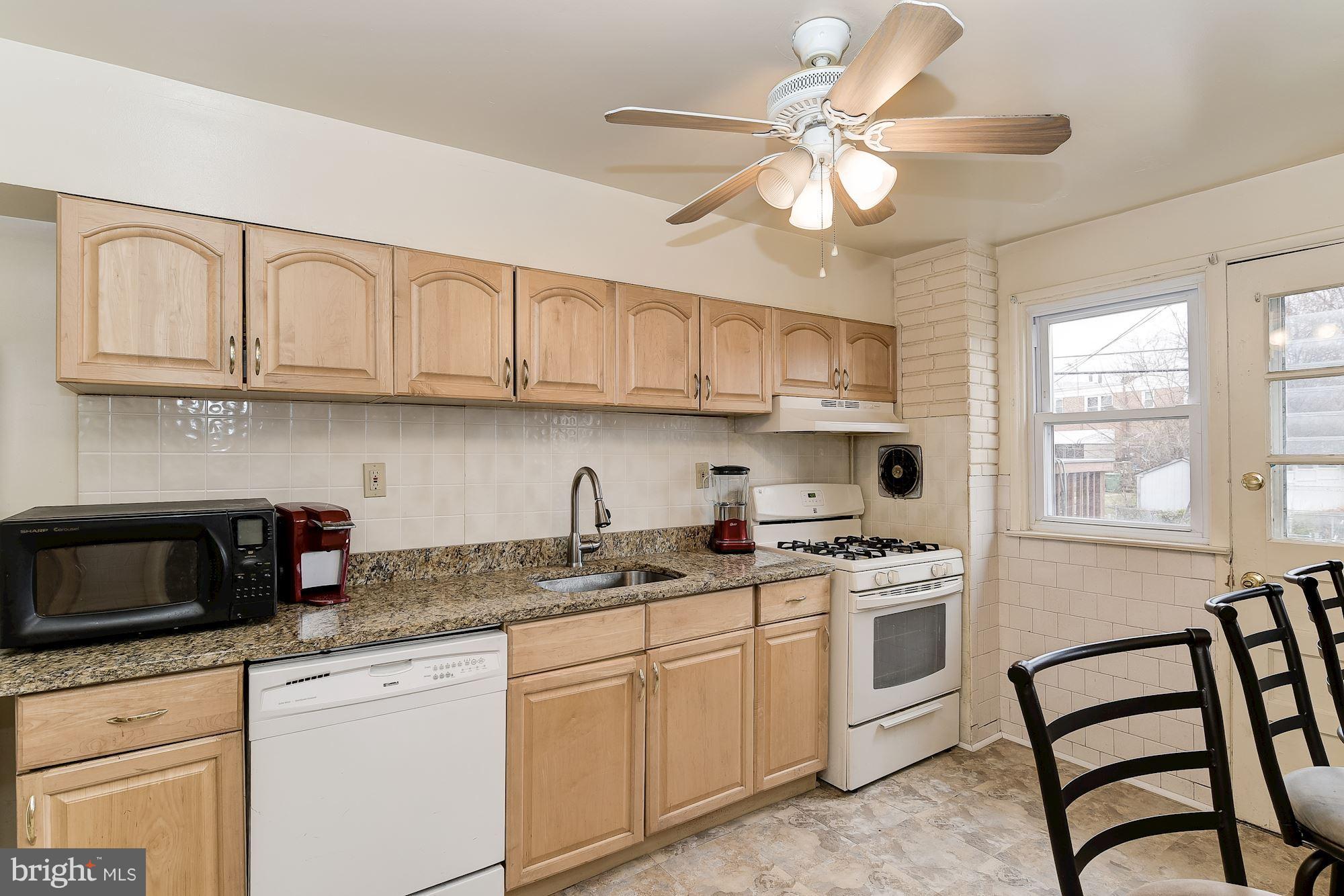 5495 Bucknell Road Baltimore, MD 21206 - Photo 9 of 21 Kitchen