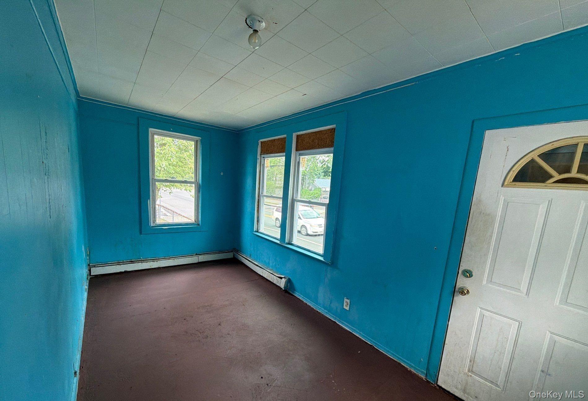 583 Straight Path West Babylon, NY 11704 - Photo 4 of 17