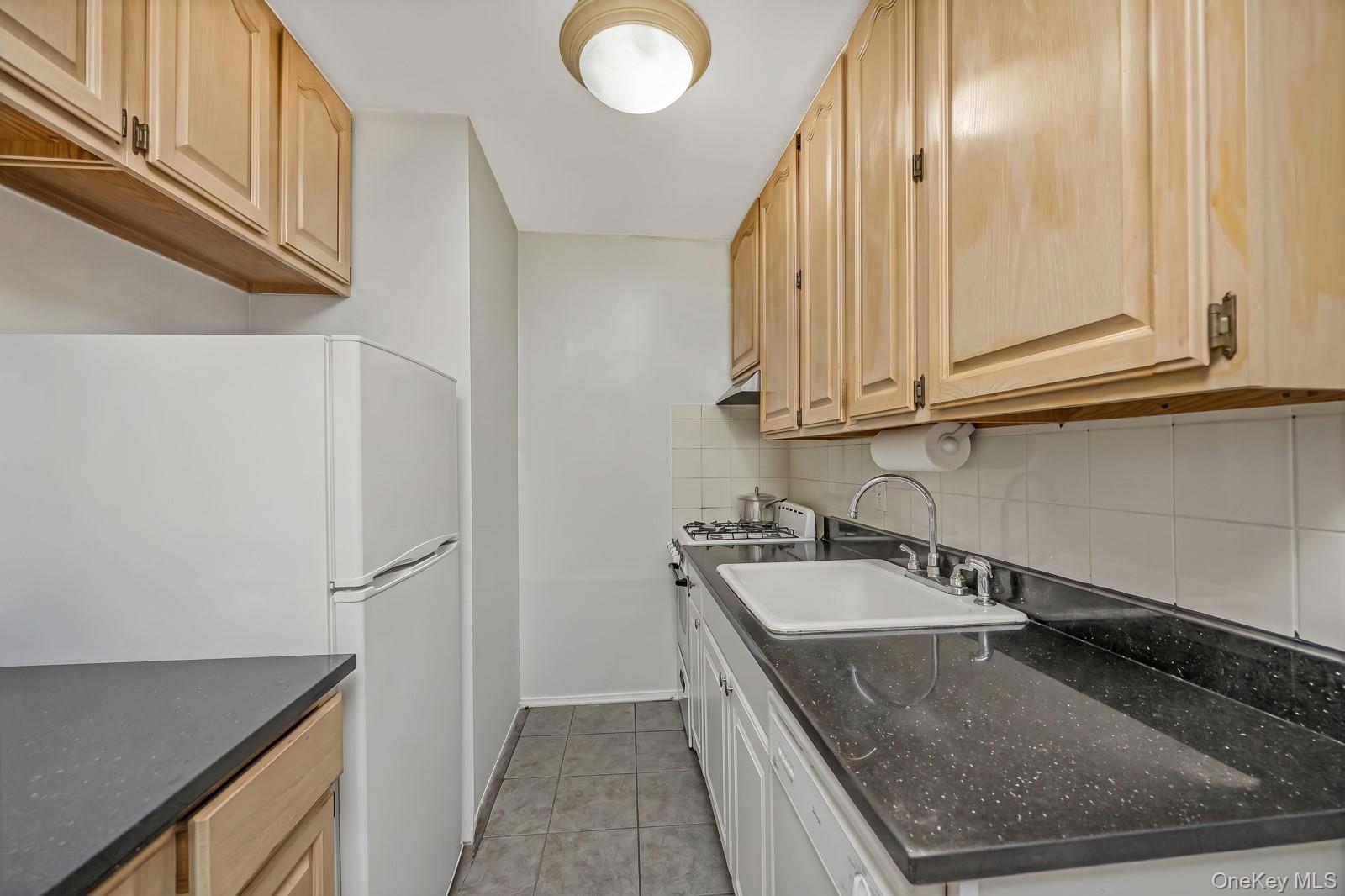 69-35 61st Road Queens, NY 11379 - Photo 6 of 26