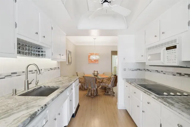 $399,900 | 2864 Northeast 33rd Court, Unit 202, Fort Lauderdale, FL 33306