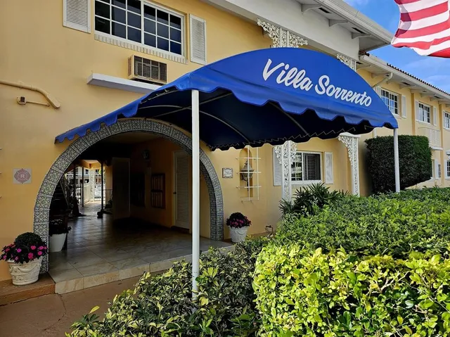 $399,900 | 2864 Northeast 33rd Court, Unit 202, Fort Lauderdale, FL 33306