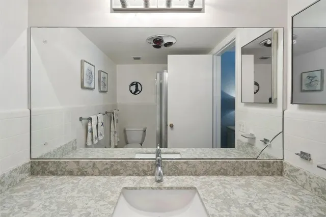 $399,900 | 2864 Northeast 33rd Court, Unit 202, Fort Lauderdale, FL 33306