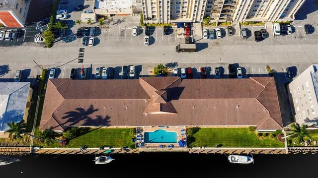 $399,900 | 2864 Northeast 33rd Court, Unit 202, Fort Lauderdale, FL 33306