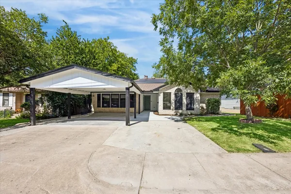 $409,900 | 1706 Davis Street, Taylor, TX 76574