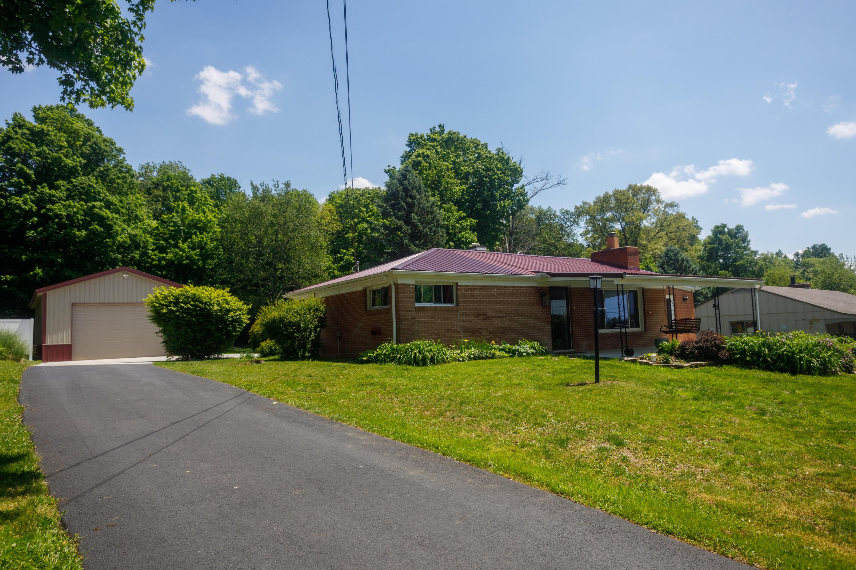 4008 Bosart Road Springfield, OH 45503 - Photo 3 of 27 WRE-4008Bosart--34