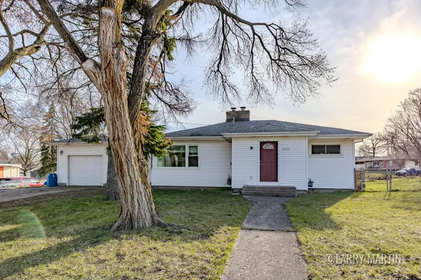 $230,000 | 2530 De Hoop Avenue, Wyoming, MI 49509