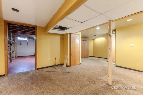 $230,000 | 2530 De Hoop Avenue, Wyoming, MI 49509