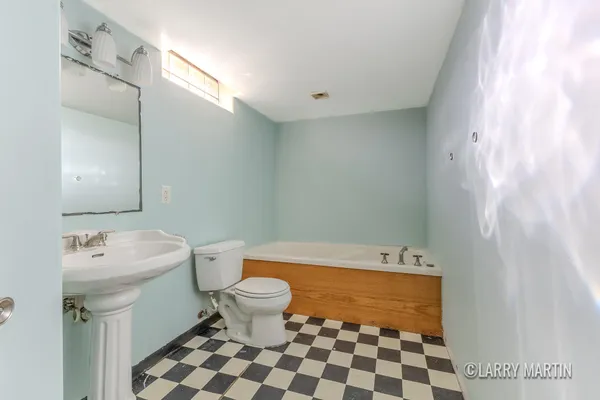 $230,000 | 2530 De Hoop Avenue, Wyoming, MI 49509