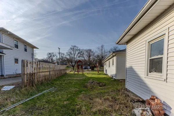 $230,000 | 2530 De Hoop Avenue, Wyoming, MI 49509