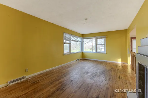 $230,000 | 2530 De Hoop Avenue, Wyoming, MI 49509