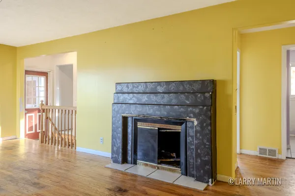 $230,000 | 2530 De Hoop Avenue, Wyoming, MI 49509