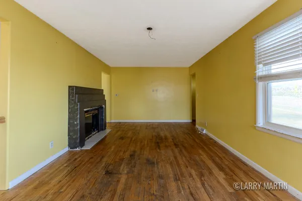 $230,000 | 2530 De Hoop Avenue, Wyoming, MI 49509