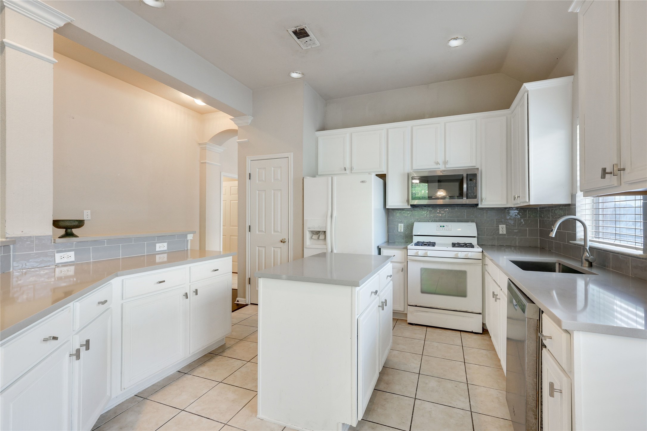 6815 Poncha Pass Austin, TX 78736 - Photo 13 of 32